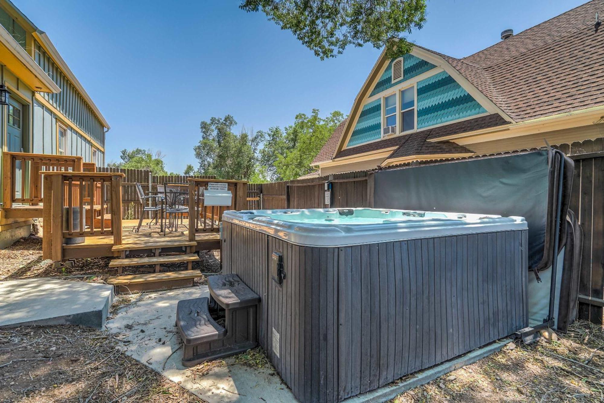 The Vibrant Victorian Hot Tub & Fire Pit In Occ Villa Colorado Springs Exterior photo